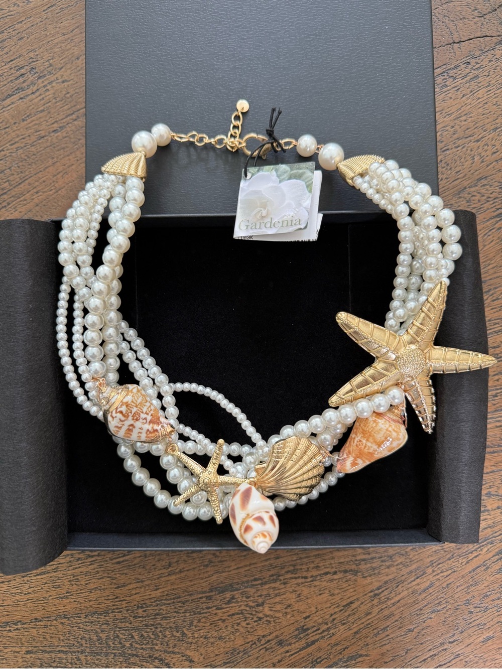 NWT Gardenia Gold & White Pearl Shell Necklace